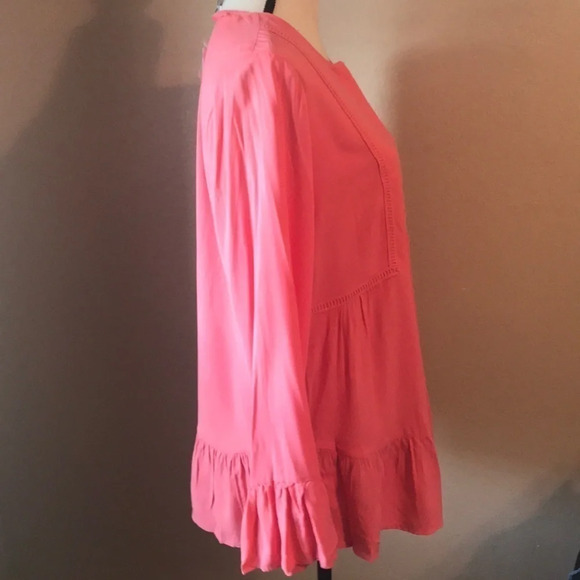 🌸Gorgeous blouse with ladder stitching🌸 - Picture 4 of 5